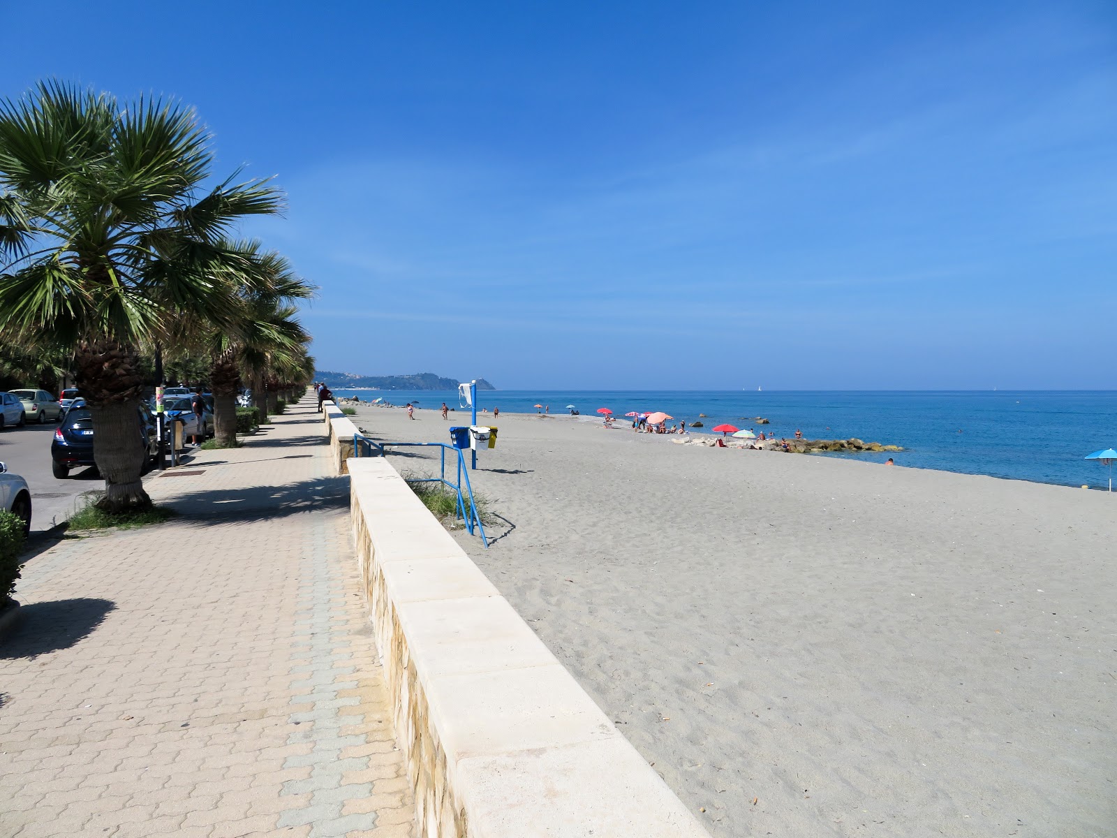 Φωτογραφία του Spiaggia di Brolo - δημοφιλές μέρος μεταξύ λάτρεις της χαλάρωσης