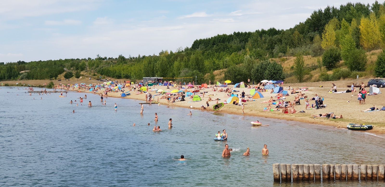 Photo de Auenhainer Strand avec plage spacieuse