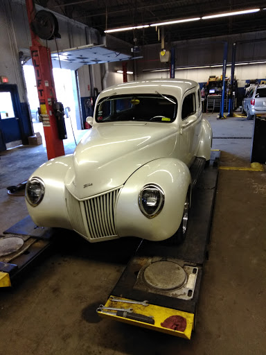 Tire Shop «Marysville Car Care Center», reviews and photos, 2929 Gratiot Blvd, Marysville, MI 48040, USA