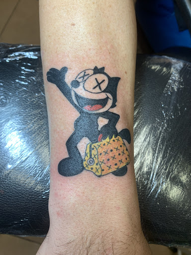 Tattoo Shop «Cross Roads Tattoo and Piercing», reviews and photos, 2070 Texas Ave, Bridge City, TX 77611, USA