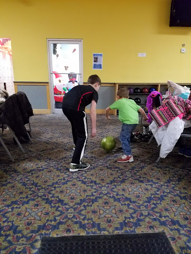 Bowling Alley «Tonawanda Bowling Center», reviews and photos, 574 Young St, Tonawanda, NY 14150, USA