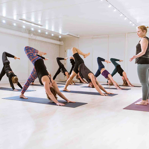 Yoga classes for pregnant women in Oslo