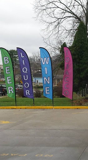 Liquor Store «Giggle Juice Liquor Station», reviews and photos, 600 W Main St, Anamosa, IA 52205, USA