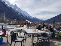 Atmosphère du Bar Restaurant Les Planards à Chamonix-Mont-Blanc - n°16