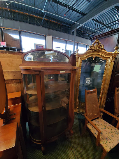 Fred's Unique Furniture & Antiques
