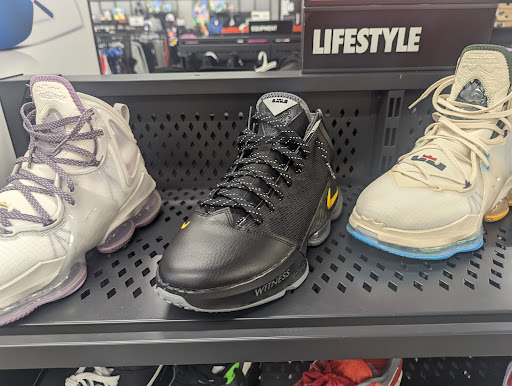 Clothing Store «Nike Factory Store», reviews and photos, 10746 Emerald Coast Pkwy #159, Destin, FL 32550, USA