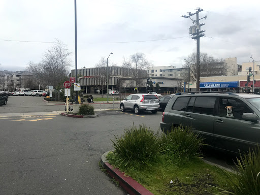 Thrift Store «Out of the Closet Oakland», reviews and photos, 238 E 18th St, Oakland, CA 94606, USA