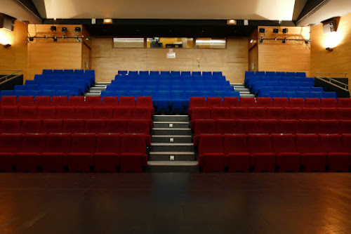 Centre Multimédia Espace François Mitterrand à Tarascon-sur-Ariège