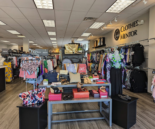 Used Clothing Store «Clothes Mentor», reviews and photos, 306 Oyster Point Rd, Newport News, VA 23602, USA