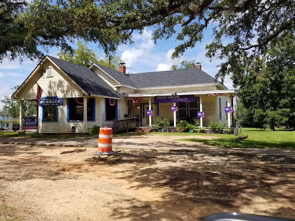 Helen's Barber Shop-Art Salon 31701