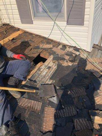 Roofing Contractor «EAS Roofing», reviews and photos, 1049 William Flinn Hwy, Glenshaw, PA 15116, USA