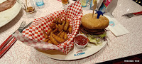 Cheeseburger du Restaurant Holly's Diner Cesson Bois Sénart - n°1