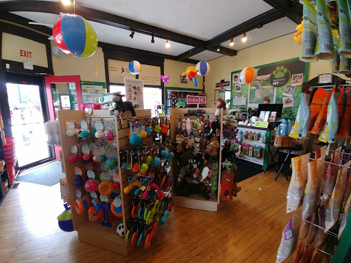 Pet Supply Store «Bentley’s Pet Stuff - Oswego», reviews and photos, 100 Main St, Oswego, IL 60543, USA