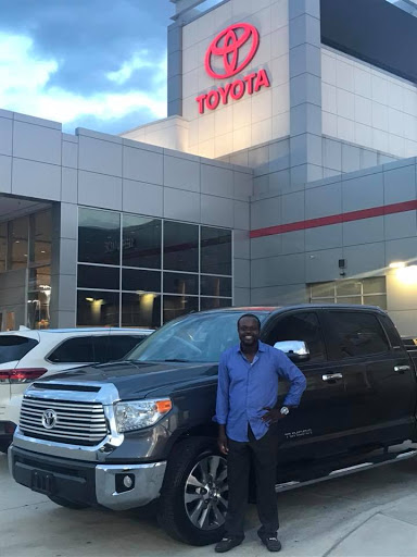 Toyota Dealer «Toyota of Dallas», reviews and photos, 2610 Forest Ln, Dallas, TX 75234, USA