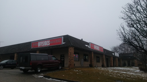 Sports Bar «Offsides Sports Bar & Grill», reviews and photos, 680 S Eastwood Dr, Woodstock, IL 60098, USA