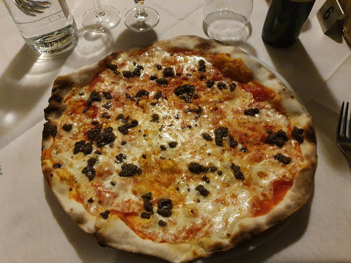 Pizzeria Ristorante Locanda Di Champeaux in Campello sul Clitunno, Provincia di Perugia