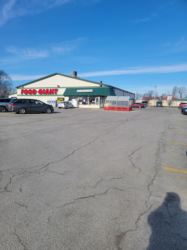 Grocery Store «Food Giant», reviews and photos, 10300 Dixie Beeline Hwy, Guthrie, KY 42234, USA