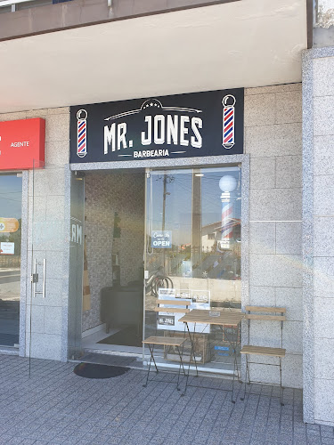 Mr. Jones - Barbearia