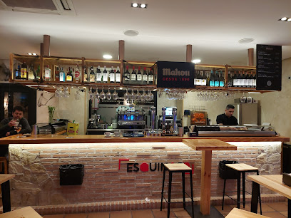 Bar, Restaurante Esquina 29 - C. Soberanía, 29, 28260 Galapagar, Madrid, Spain