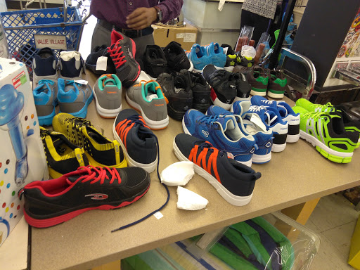 Shopping Mall «Freedom Village Shopping Center», reviews and photos, 1039 Alleghany St, Charlotte, NC 28208, USA