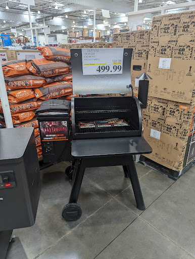 Shopping Mall «Argyle Square Shopping Center», reviews and photos, 8315 SW Jack Burns Blvd, Wilsonville, OR 97070, USA