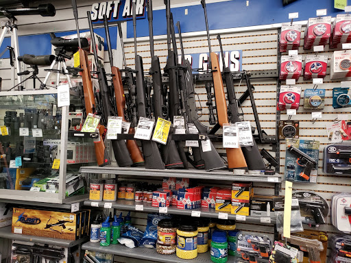 Sporting Goods Store «Big 5 Sporting Goods - Fresno», reviews and photos, 5488 N Blackstone Ave, Fresno, CA 93710, USA