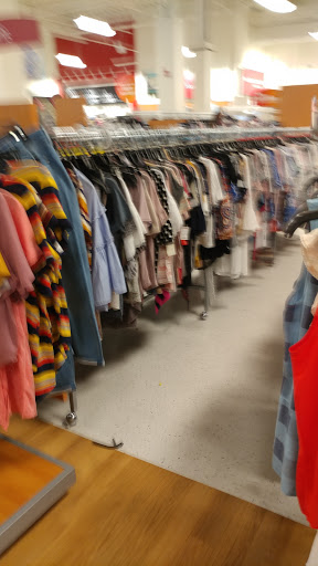 Department Store «T.J. Maxx», reviews and photos, 20 Chapel View Blvd, Cranston, RI 02920, USA