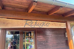 Refugio image