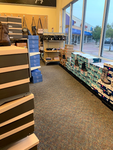 Shoe Store «Shoe Carnival», reviews and photos, 2633 Lakewood Village Dr, North Little Rock, AR 72116, USA