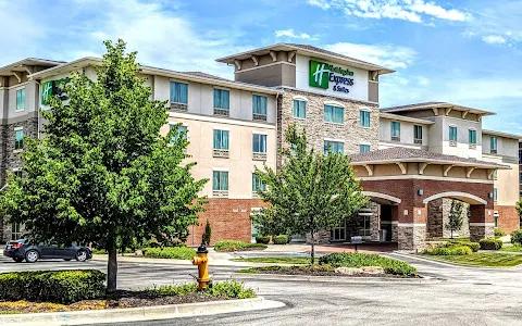Holiday Inn Express & Suites Overland Park image
