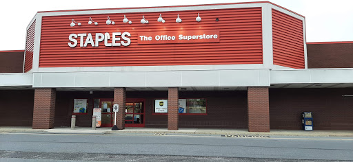 Office Supply Store «Staples», reviews and photos, 710 W Chocolate Ave, Hershey, PA 17033, USA