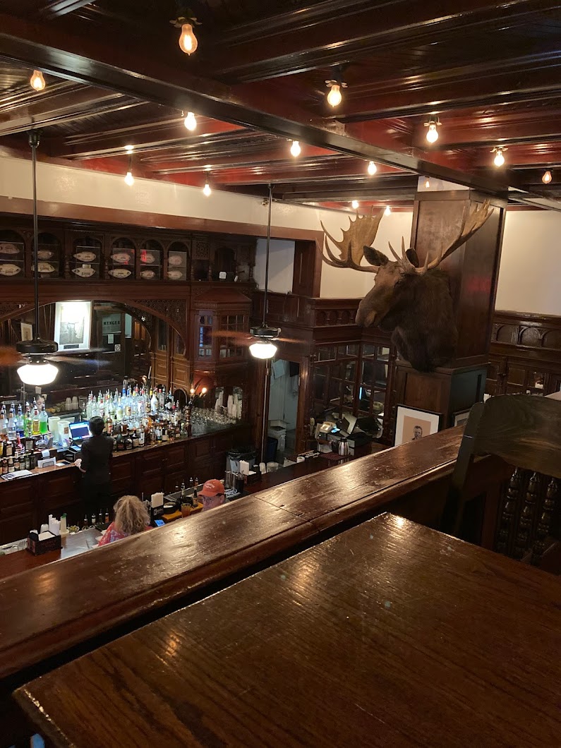 Menger Bar