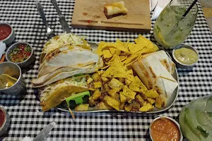 Santos Tacos image