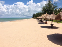 Foto von Kho Khao Beach und die siedlung