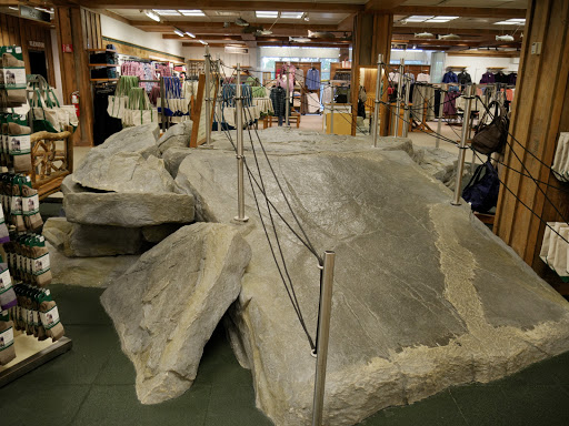 Clothing Store «L.L. Bean Outlet», reviews and photos, 1 Freeport Village Station, Freeport, ME 04033, USA