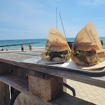 Photo n°1 de l'avis de Muffin.r fait le 01/08/2023 à 10:29 sur le  Burger, Wurscht & Co. - Frieda's Good Food Imbiss à Großenbrode