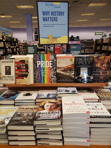 Book Store «Barnes & Noble», reviews and photos, 2900 Peachtree Rd NW #310, Atlanta, GA 30305, USA