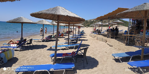 Spinos beach bar