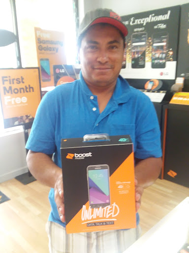 Electronics Repair Shop «Boost Mobile By Smile Wireless 2», reviews and photos, 5442 Central Florida Pkwy, Orlando, FL 32821, USA