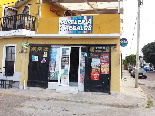 Papeleria y tienda de rosa