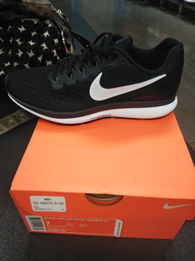 Sporting Goods Store «Nike Clearance Store», reviews and photos, 5000 S Arizona Mills Cir #240, Tempe, AZ 85282, USA
