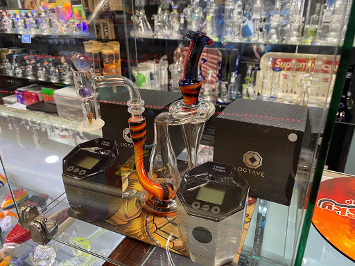 Tobacco Shop «Hazel Sky Smoke Shop San Pedro», reviews and photos, 7071 San Pedro Ave, San Antonio, TX 78216, USA