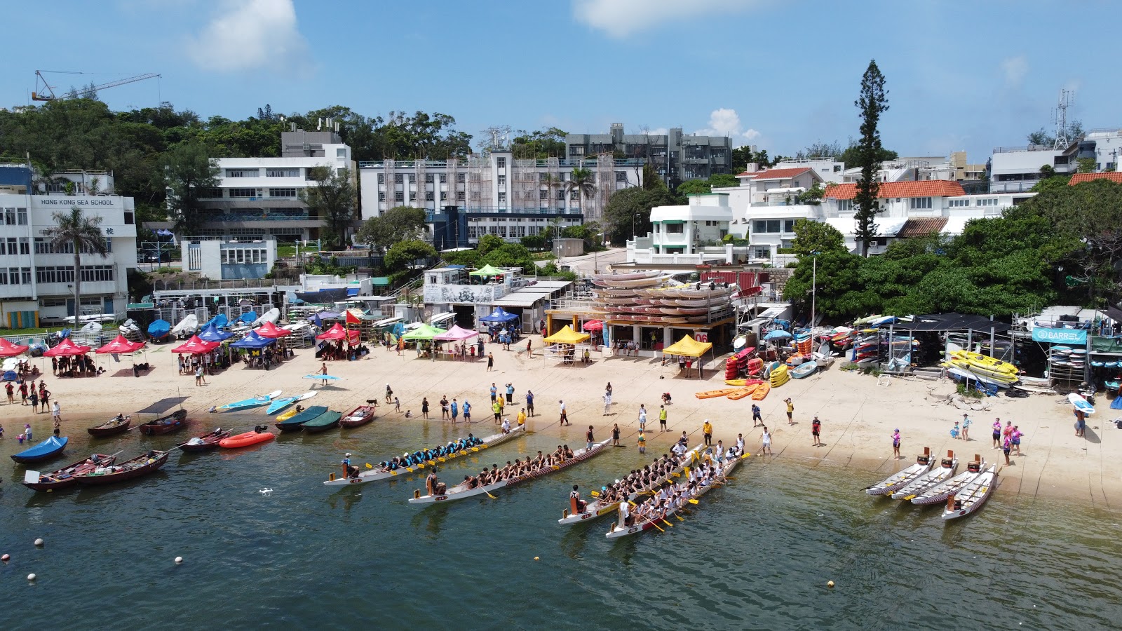 Foto de Stanley Main Beach - lugar popular entre os apreciadores de relaxamento