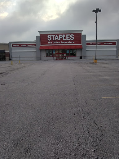 Office Supply Store «Staples», reviews and photos, 9631 S Cicero Ave, Oak Lawn, IL 60453, USA