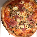 Photo n°4 de l'avis de Kasula. fait le 05/10/2018 à 14:55 sur le  Villa della Farina Holzofenpizza à Germering