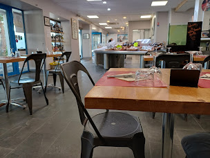 Photo n°1 de Poissonnerie restaurant Moreau à La Rochelle ()