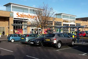 Meadowbank Shopping Park image
