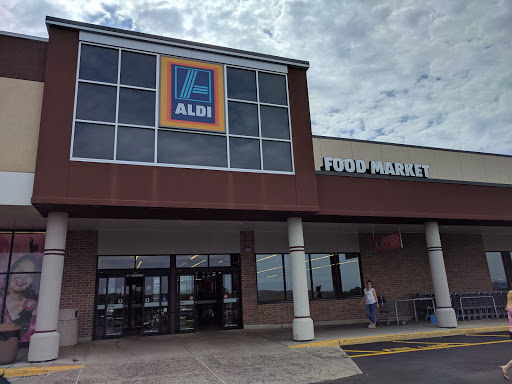 Supermarket «ALDI», reviews and photos, 1248 S Broad St, Wallingford, CT 06492, USA