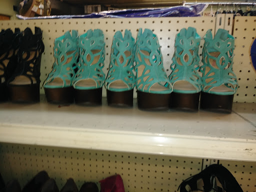 Discount Store «Salvage Discount Store», reviews and photos, 4307 Kernersville Rd, Kernersville, NC 27284, USA