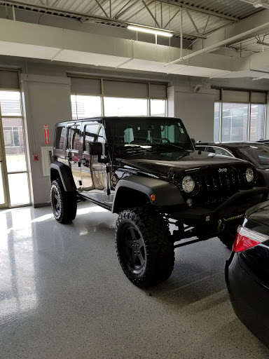 Car Dealer «Ultimo Motors», reviews and photos, 4575 Weaver Pkwy, Warrenville, IL 60555, USA